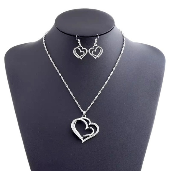 Double Heart-Shaped Pendant Necklace & Earring set. - Picture 4 of 7